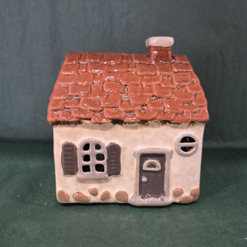 5475-1 Ceramic house -Country Cottage